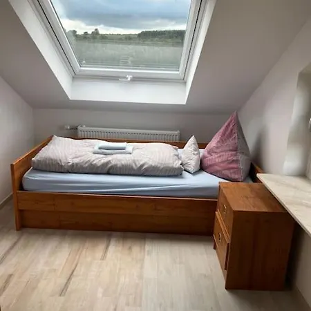 Uetzhausen Dg Lägenhet *